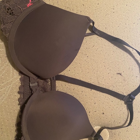 Used bras - Picture 2 of 5